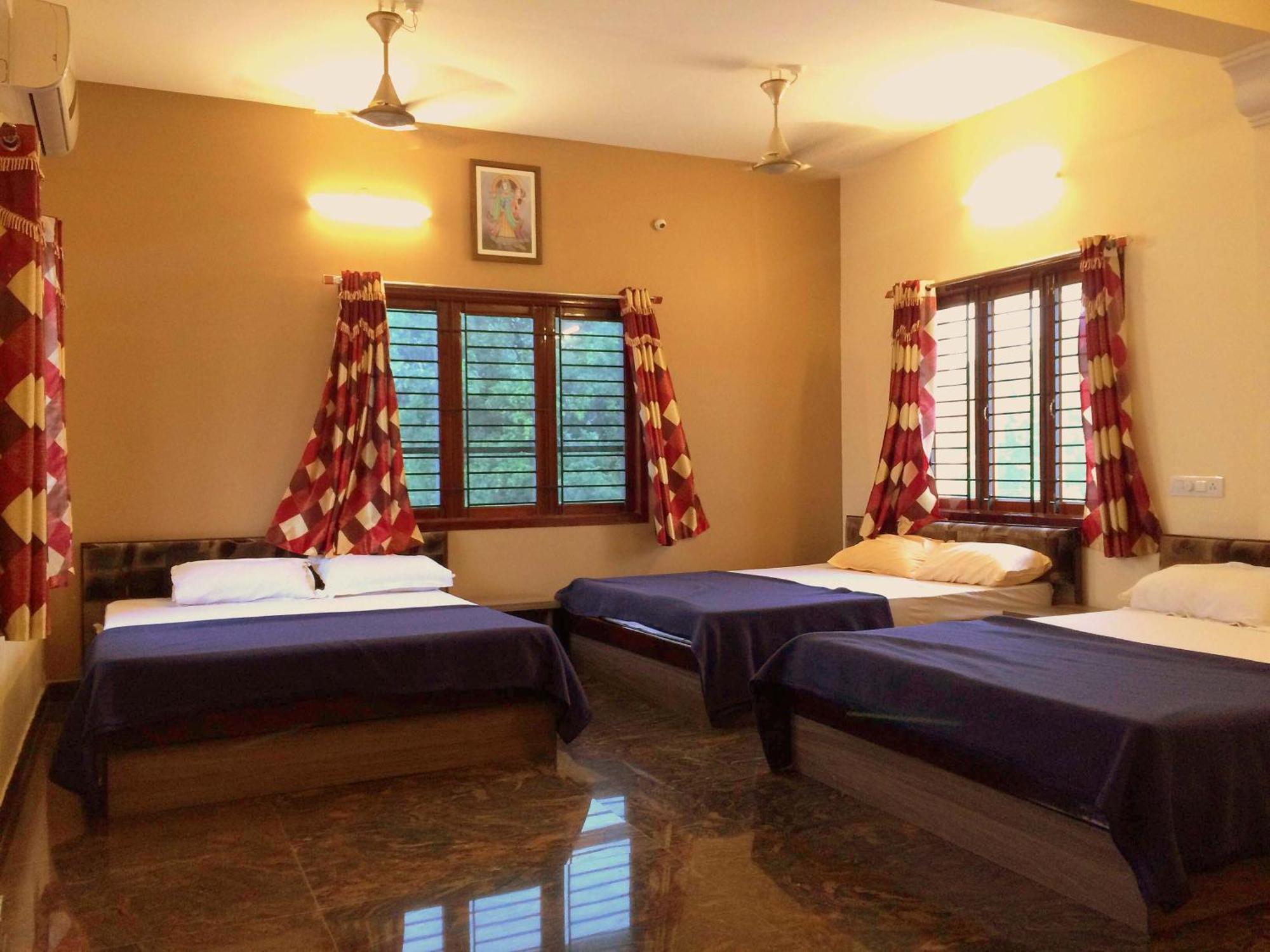 Hotel Sri Hayagriva Tiruchirappalli Szoba fotó
