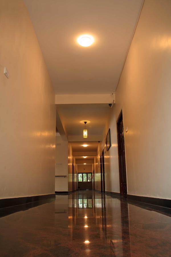 Hotel Sri Hayagriva Tiruchirappalli Szoba fotó